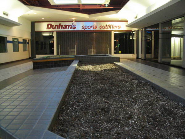 Wonderland Mall (Wonderland Shopping Center) - 2004 Photo (newer photo)